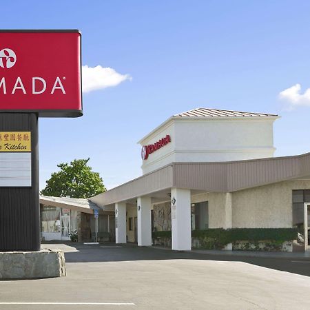 Ramada By Wyndham Torrance Hotel Екстериор снимка