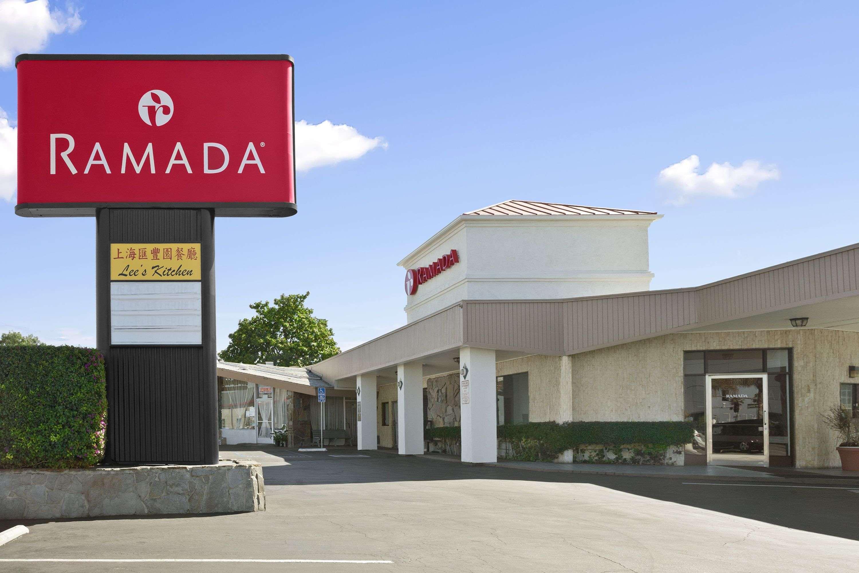 Ramada By Wyndham Torrance Hotel Екстериор снимка